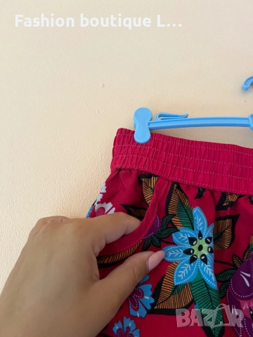 Цикламени къси панталонки с флорален десен на цветя 65% памук с джобове и ластик в кръста M размер , снимка 3 - Къси панталони и бермуди - 51795893