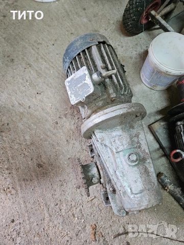 редуктор с мотор, снимка 4 - Електродвигатели - 54015391