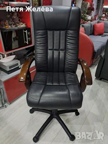 Директорски стол от естествена кожа и дървени подлакътници, снимка 2 - Столове за офис - 53246624
