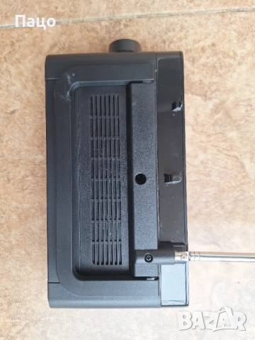 Преносимо радио Sony ICF-306  /Черно, снимка 4 - Радиокасетофони, транзистори - 53666867