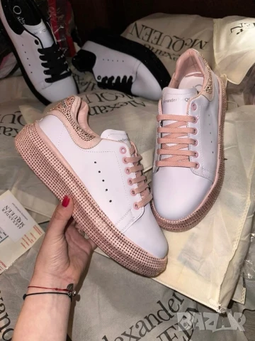 дамски маратонки Alexander Mcqueen , снимка 3 - Маратонки - 51174079