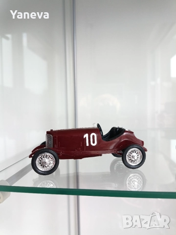 Mercedes , умалени vintage модели на легендарни автомобили. , снимка 2 - Коли, камиони, мотори, писти - 52355274