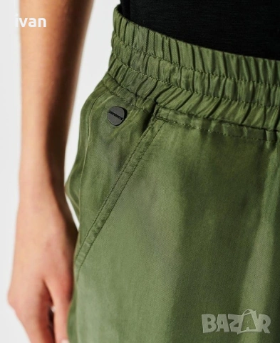 намаление Superdry дамско долнище CUPRO WOVEN JOGGERS Размер M-S , UK 10 EU 38, снимка 5 - Спортни дрехи, екипи - 53288254