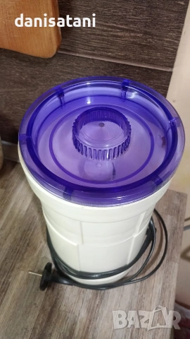 Електрическа месомелачка/кафемелачка от 80-те години, снимка 2 - Кухненски роботи - 53303264