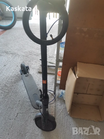 Електрическа тротинетка оригинална марката Xiaomi Mi 365 i, снимка 4 - Друга електроника - 53912478