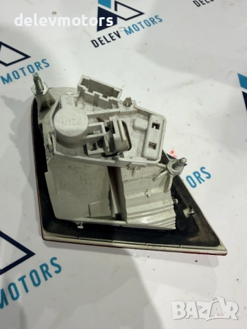 3T5945093 стоп вътрешен ляв от Skoda SuperB 2.0 TDI 170 кс., 4x4, 6ск., двигател CFG B, 115 000 км., снимка 5 - Части - 53524347