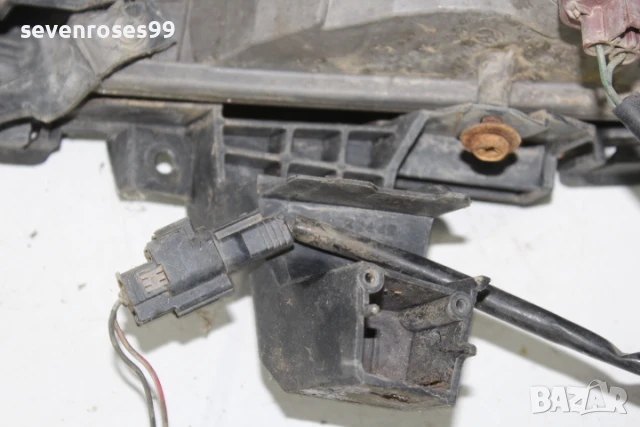 Халоген десен Мазда 3 2008 2.3i 158hp Mazda 3 седан , снимка 8 - Части - 51225408