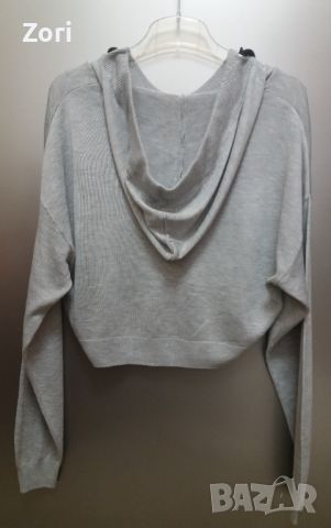 СТРАХОТЕН кроп-топ с качулка в сиво тъничко еластично плетиво , снимка 2 - Блузи с дълъг ръкав и пуловери - 45111916