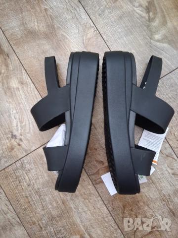 н.42-43 Crocs Brooklyn Low Wedge, снимка 6 - Сандали - 53743591