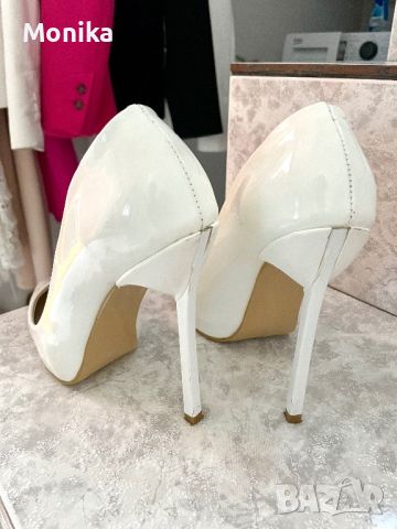 бели обувки на ток, снимка 2 - Дамски обувки на ток - 45345627
