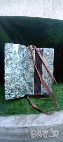 Немски акордеон Велтмайстер 80баса , снимка 5 - Антикварни и старинни предмети - 54118204