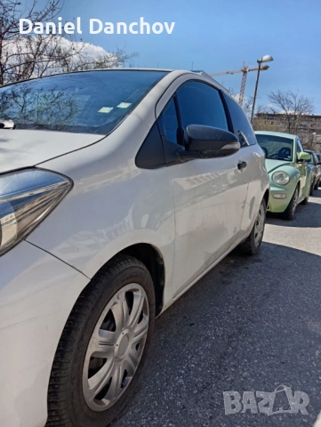 Toyota yaris 1.0 vvti 2013г, снимка 4 - Автомобили и джипове - 54099500