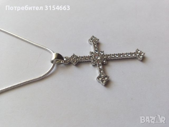 Сребърно колие кръст с кристали , снимка 5 - Колиета, медальони, синджири - 45304938