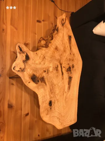 Продавам нова масивна холна маса 