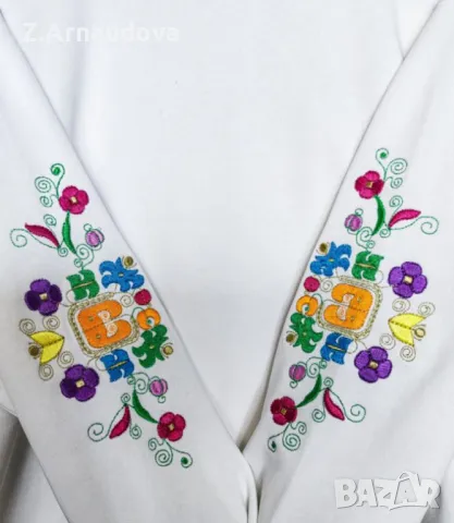 блуза с бродирана шевица, снимка 2 - Блузи с дълъг ръкав и пуловери - 49748147