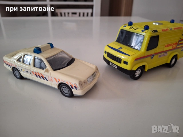 Линейка Mercedes, Dickie и кола Mercedes E class, китайска. Обща цена.