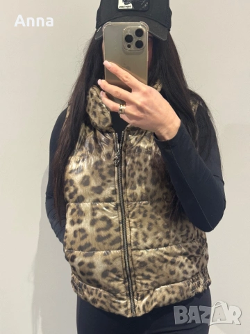 Стилен модерен дамски елек. Марка AMN, оригинален. Размери S-M. Цена 40€., снимка 2 - Жилетки - 53899859