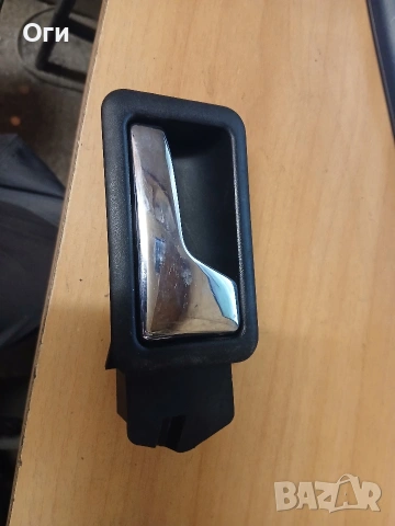 Вътрешна дръжка за предна дясна врата от Ауди 80 В3 и В4 893 837 020