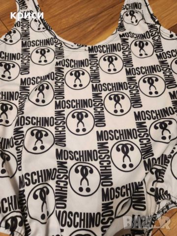 Дамски спортни бюстиета Victoria Secrets, Reebok, Moschino бански и клин, снимка 7 - Потници - 45713445