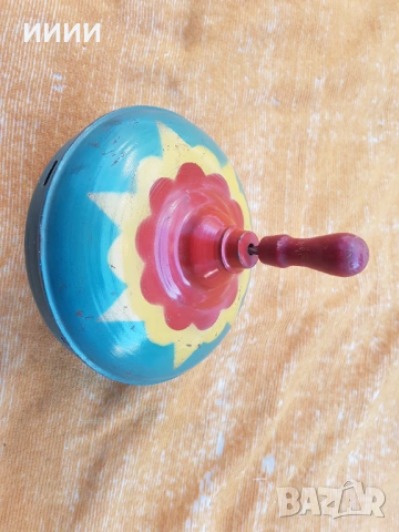 Ламаринена играчка пумпал