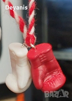 Мартеница боксови ръкавици