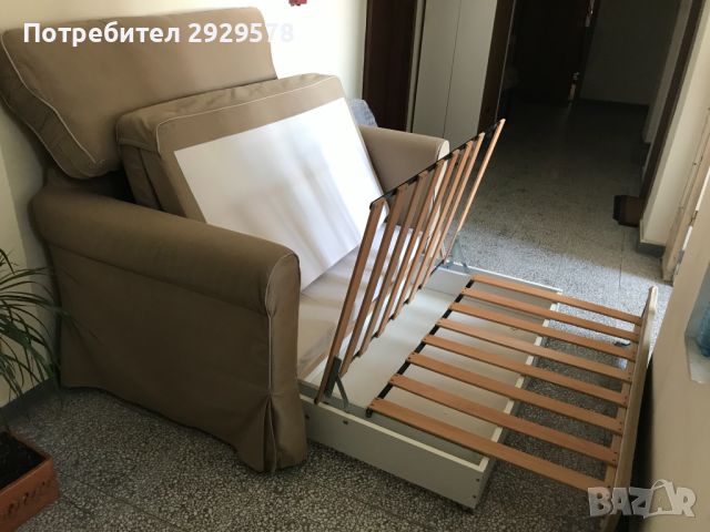 Двуместен Разтегатегателен диван IKEA, снимка 3 - Дивани и мека мебел - 45110444