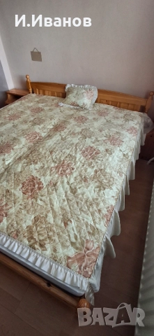 Спалня от естествена дървесина