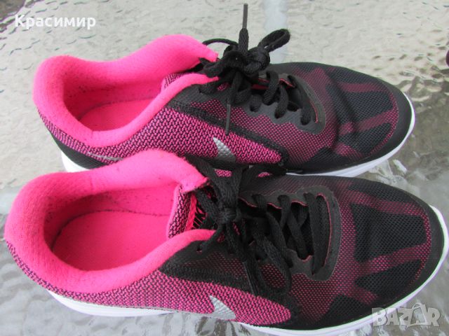 Дамски маратонки Nike Revolution 3 GS 'Hyper Pink', снимка 8 - Маратонки - 46398787