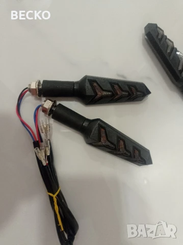 Лед бягащи мигачи , снимка 2 - Аксесоари и консумативи - 50596497