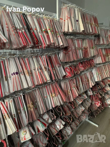 Мартеници на стелаж! На едро!ниски цени, снимка 5 - Гривни - 53341272