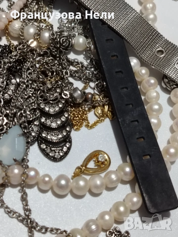 Лот стари бижута, снимка 4 - Бижутерийни комплекти - 54258399
