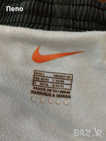 Гащи Nike, снимка 2 - Къси панталони - 45696035