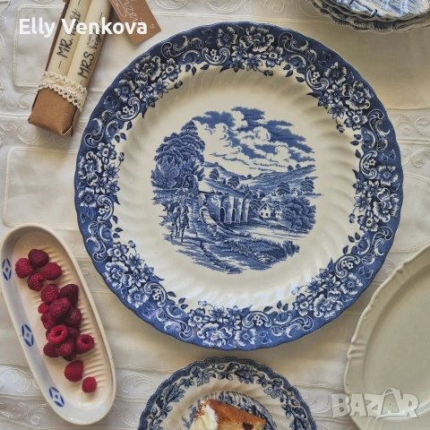 Английски порцеланови чинии и палто със син декор , снимка 7 - Чинии - 52888205