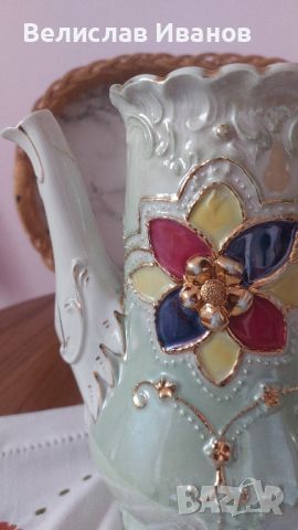 Стар порцеланов чайник Rococo, снимка 1 - Антикварни и старинни предмети - 45120191