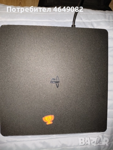 Sony PS4 Slim 500GB + 2 оригинални джойстика, снимка 2 - PlayStation конзоли - 52387935