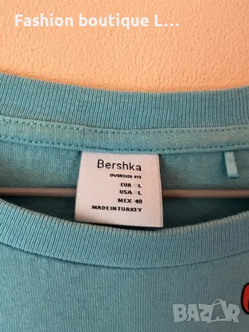 Bershka Синя тениска с гумирани щампи L размер 100% памук 🩵💙, снимка 2 - Тениски - 47366100