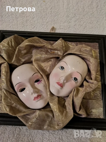 картина с венециански маски. 