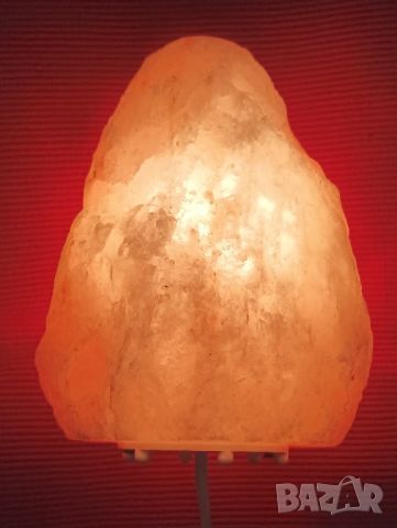 Нощна лампа от хималайска сол. , снимка 1 - Настолни лампи - 45427631