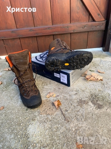 Обувки за туризъм и лов, снимка 4 - Мъжки боти - 52811278