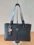 Луксозна  чанта Guess код SG143, снимка 2