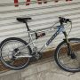 26 цола алуминиев велосипед колело размер 50 27 скорости хидравлични спирачки въздушно окачване , снимка 1 - Велосипеди - 45568843