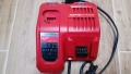 Milwaukee M12-18FC комбинирано зарядно, снимка 2