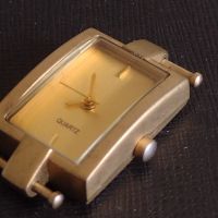 Елегантен дамски часовник AVON QUARTZ много красив стилен 44906, снимка 7 - Дамски - 45381831