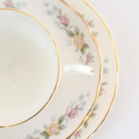 Royal Stuart Английски Костен Порцелан Сет за чай/кафе Нежни цветя, снимка 2 - Чаши - 45302755