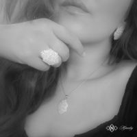 КОМПЛЕКТ ARINA / Цвят: Златисто, сребристо / Луксозен дамски комплект бижута с кристали от 3 части –, снимка 9 - Бижутерийни комплекти - 45791352