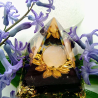 Красива оргонит пирамида - сфера розов кварц и Черен Обсидиан, снимка 3 - Декорация за дома - 44937502