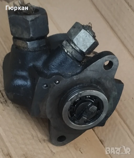 Оригинал Помпа за Серво управление на Камион , снимка 1