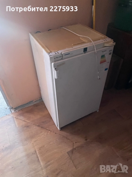 Хладилник за вграждане.Но може да се ползва и без вграждане.Височина 100см, снимка 1