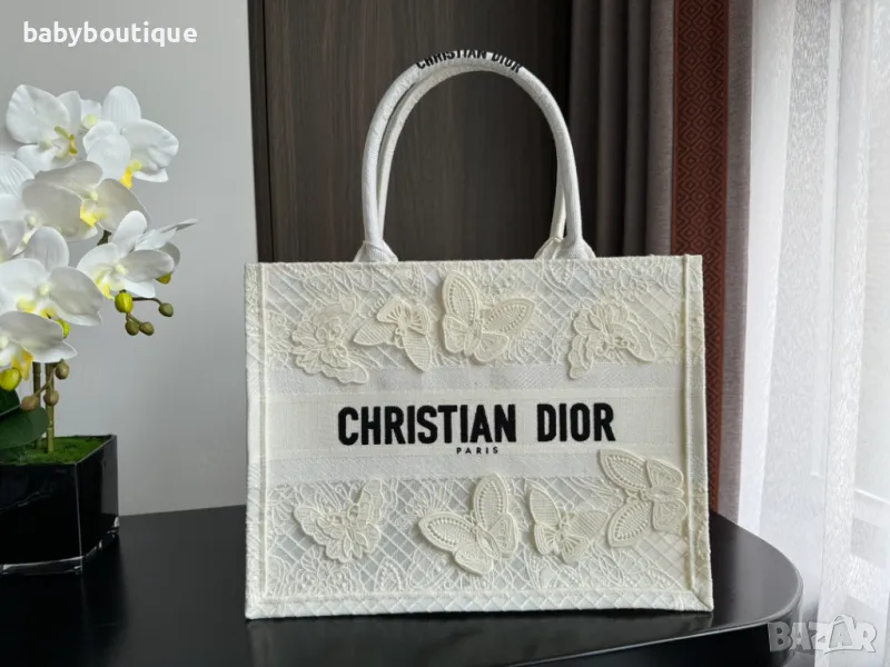 Dior Medium Dior Book Tote White D-Lace Butterfly Embroidery, снимка 1