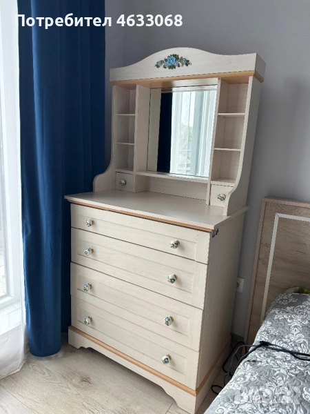 Шкаф с огледало, снимка 1